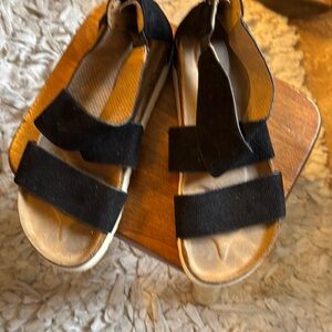 Helena Black and Tan Sandals with Comfort Design